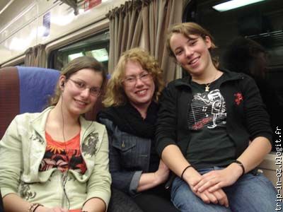 Anastasia, Christine et Sophie  =)  [ dans le train ]